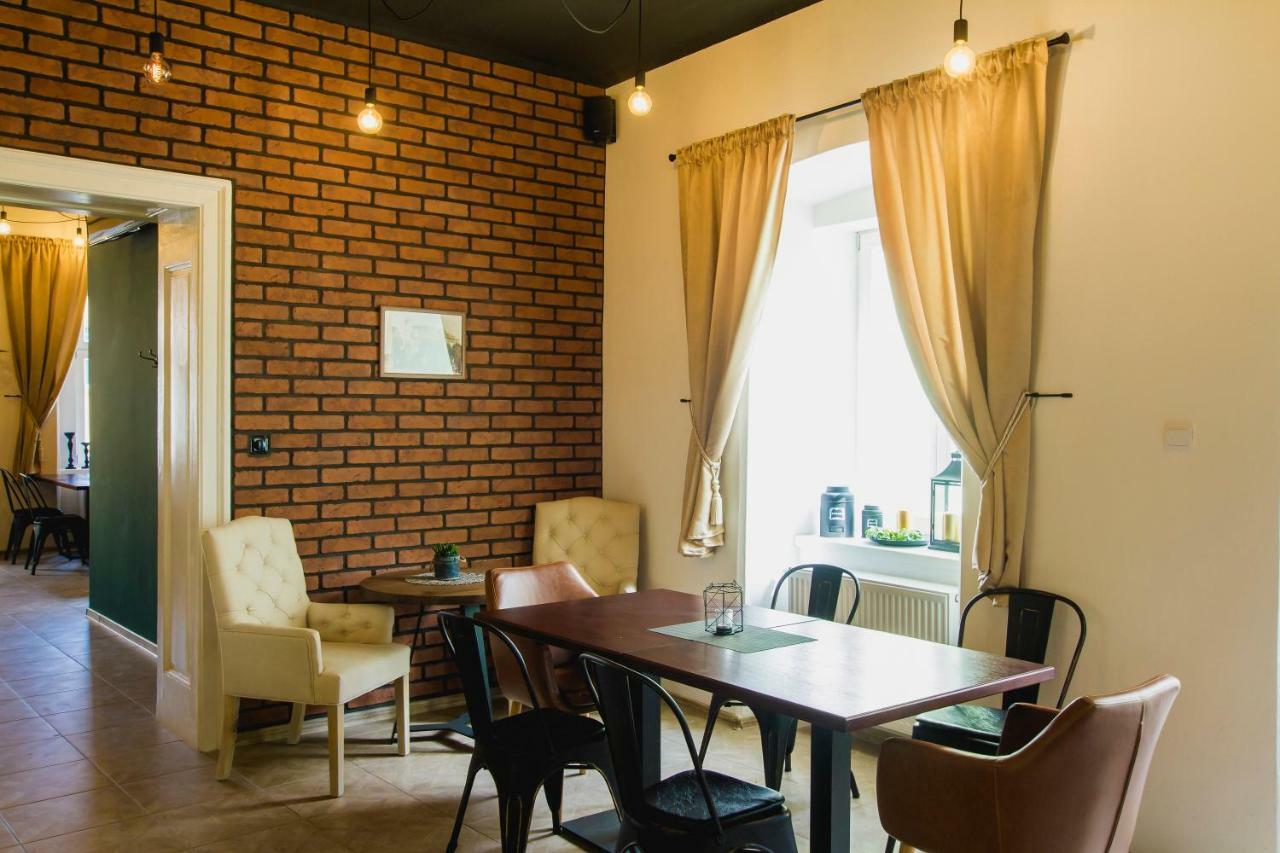 Penzión Kúria Nové Mesto nad Váhom Exterior foto